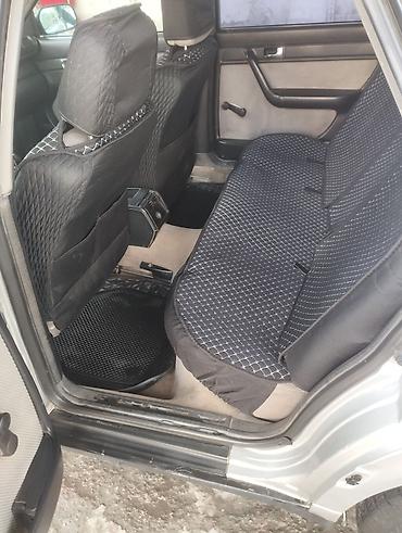 сулайман тоо: Audi 100: 1991 г., 2 л, Кол менен иштөөчү, Бензин, Седан — 4