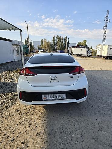Унаа сатуу: Hyundai Ioniq: 2017 г., 1.6 л, Гибрид, Хетчбек — 2