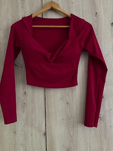 h: Bluza s/m ima sundjere bez etikete — 1