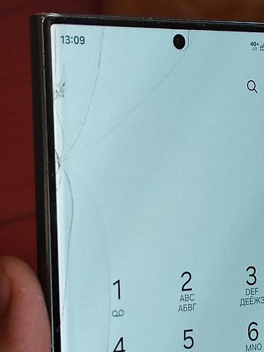 xeon 1680 v4: Samsung Galaxy S23 Ultra, зелёный На экране видны трещины на работу не — 3