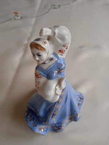 Heykəlciklər: Heykəlcik, 1960 il, Farfor, SSRİ, Ünvandan götürmə lalafo.az -da Heykəlciklər: Heykəlcik, 1960 il, Farfor, SSRİ, Ünvandan götürmə