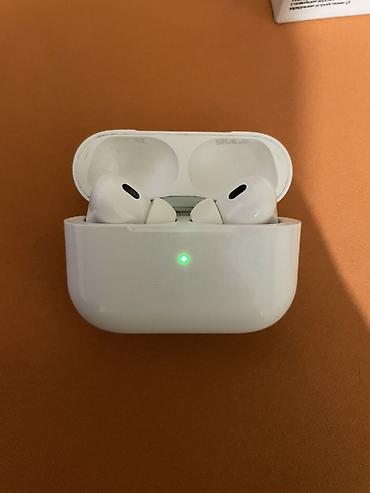 срочно отдам: Apple AirPods Pro (2‑го поколения) MQD83CH/A Отдам дешево! - — 2