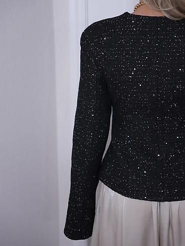 модная куртка: Жакет женский, черный, нарядный. - Силуэт приталенный, с аккуратной — 3