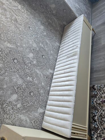 стол для конференций: Yumşaq oturacaqlı dəhliz/yataq otağı skamyası - Dizayn: Uzun formalı