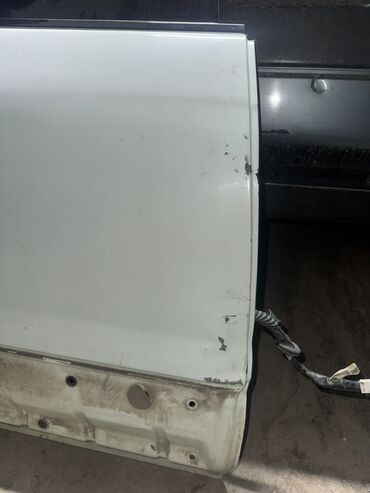 Двери и комплектующие: Дверь Передняя правая Subaru, Б/у, Оригинал at lalafo.kg — 16 Двери и комплектующие: Дверь Передняя правая Subaru, Б/у, Оригинал — 16