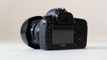 карышкыр фото: Canon 5D mark ||| В комплекте есть зарядка и доп батарейка — 2