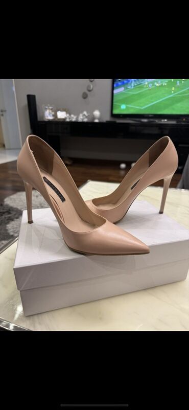 Botinka və botilyonlar: Qadın ayaqqabıları – müxtəlif modellər 1) Qara zərif bottilər 37 -da lalafo.az — 5 Botinka və botilyonlar: Qadın ayaqqabıları – müxtəlif modellər 1) Qara zərif bottilər 37 — 5