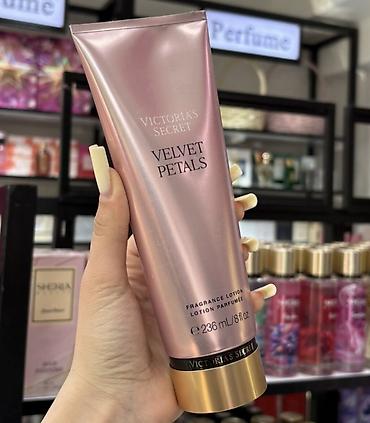 Original Victoria’s Secret Velvet Petals – ətirli bədən losyonu -