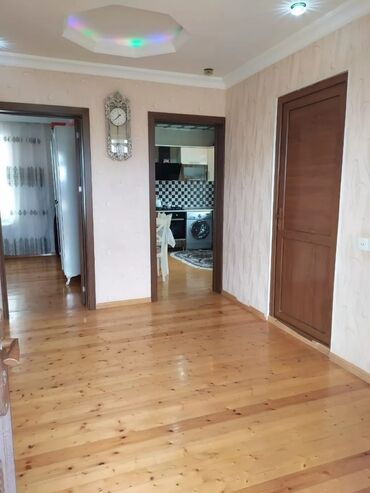 Həyət evləri və villaların satışı: Satılır: Həyət evi - Planlama: Geniş dəhliz, iki yataq otağı, mətbəx — 3