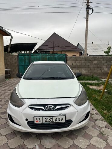 Hyundai: Hyundai Solaris: 2013 г., 1.8 л, Автомат, Бензин, Седан