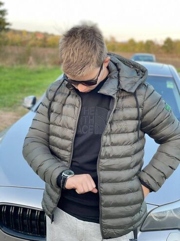 Zimske jakne: Hugo Boss muška jakna

Novo
Veličine s m l xl 2xl 3xl — 8