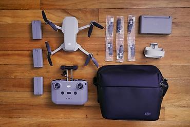DJI Mini 2 Fly More Combo — ультралёгкий складной квадрокоптер для