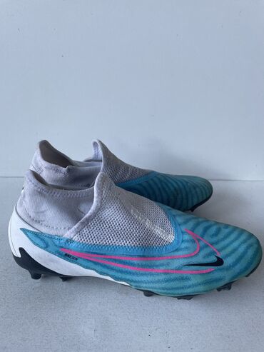 ayaqqabı sport: Buts Nike Phanthom Gx Pro Nike’ın Phantom Gx Pro modelidir. Tam