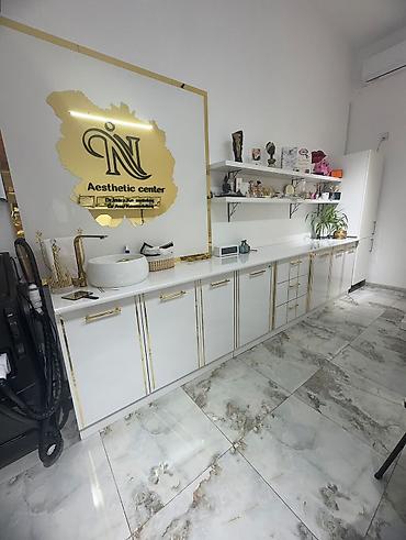 restoran is: Gözəllik və estetik məkanlar üçün lüks işçi zona – ağ-qızılı dizaynlı — 2
