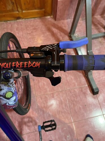 BMX velosipedlər: Salam. Ram - alminumdur Tormuz- TANKE Hidrolik əyləclər. Yağ — 13