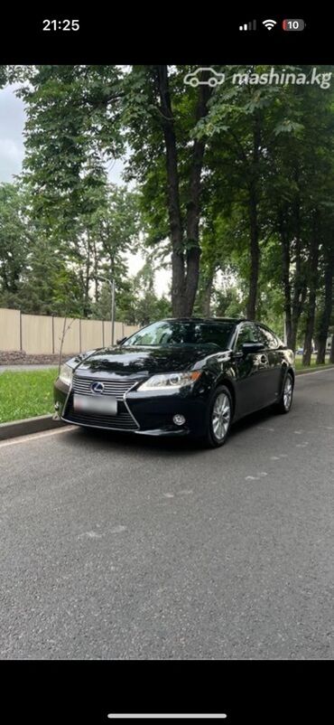 радиятор: Чёрный седан Lexus ES с элегантной решёткой радиатора и легкосплавными
