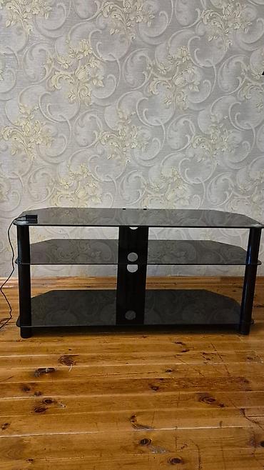 ev mebel: Şüşə TV/stend - Material: temperli tünd şüşə rəflər, metal sütunlar - — 4