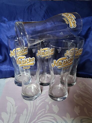 Čaše: Case nove Niksicko pivo. Nove case. sve na njima odsjaj od svetla na lalafo.rs — 4 Čaše: Case nove Niksicko pivo. Nove case. sve na njima odsjaj od svetla — 4