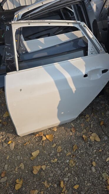 Другие детали кузова: Запчасти для Hyundai (оригинал) В наличии на фото: - Переднее крыло — 4