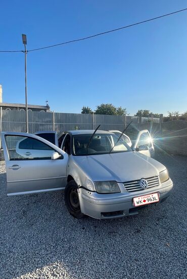 Volkswagen: Volkswagen Bora: 2001 г., 1.6 л, Автомат, Бензин, Седан