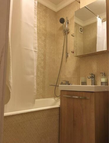срочно сдаётся квартира маладая гвардия: 1 комната, 40 м², 104 серия, 1 этаж, Евроремонт