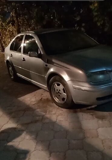 то 18: Volkswagen Bora: 2000 г., 1.6 л, Механика, Бензин, Седан