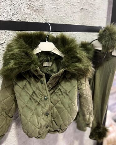 Kompleti: Toplo postavljene plišane trenerkice za devojčice u kompletu sa rajfom — 8