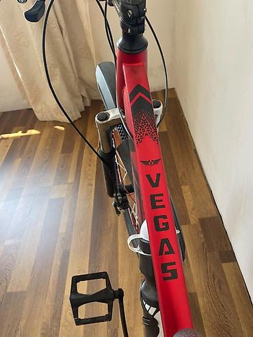 lxtx velosiped: Vegas şəhər/dağ velosipedi - Rəng: mat qırmızı, qara loqo və detallar — 3