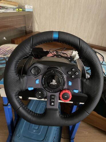 Video oyunlar üçün aksesuarlar: Logitech g29 yeni nəsil oyun sükanı.Skorus ilə satılır.Komputer ps5