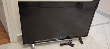 TVs: LCD SMART 32 GRUNDING, ekran udaren malo koriscen