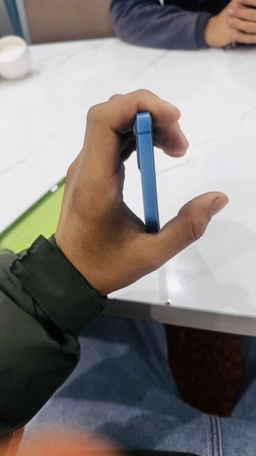 Apple iPhone: IPhone 13, Б/у, 128 ГБ, Синий, Чехол, 90 % — 7