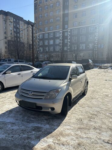 Toyota: Toyota ist: 2002 г., 1.3 л, Автомат, Бензин