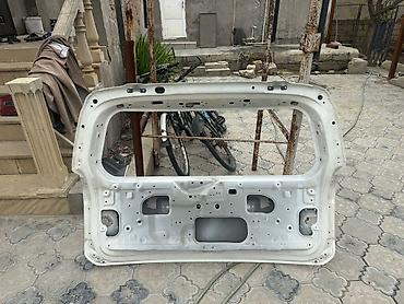 nisan patrol: Nissan Patrol Y62 arxa baqaj qapağı (tailgate) – orijinal - Model — 2