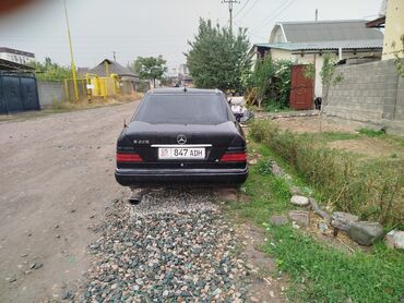 сколько стоит значок мерседес: Mercedes-Benz E-Class: 1993 г., 2.2 л, Механика, Бензин, Седан