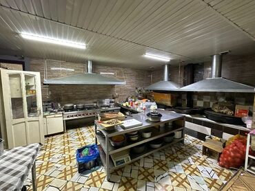офис в бизнес центре: Ак-Ордо 1 ж\м Сдается кафе Площадь:500м2 Площадь участка:7 соток С