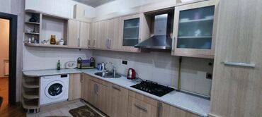 Uzunmüddətli kirayə mənzillər: Nəsimi rayonu Abdulvahab Salamzadə küçəsində (8 Noyabr metrosunun — 19