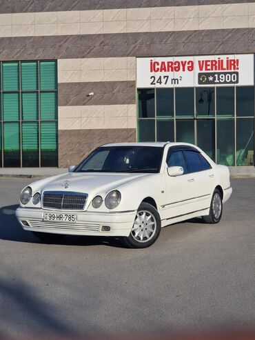 Mercedes-Benz: Mercedes-Benz E‑Class (W210) sedan - Rəng: ağ - Kuzov: 4 qapılı sedan — 5