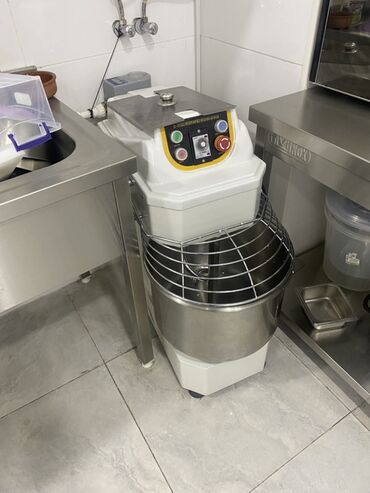 Digər restoran, kafe avadanlığı: Kafe/şirniyyat vitrini və mətbəx avadanlığı paketi Təsvir: - Ön — 3