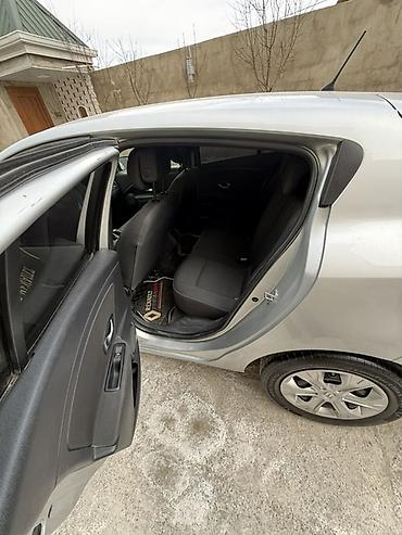 Renault: Renault Megane III, gümüş rəngli hetçbek. Texniki xüsusiyyətlər və — 2