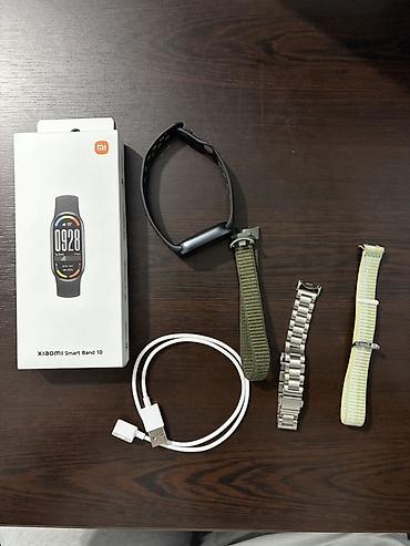 Xiaomi Smart Band 10 – tam dəst 4 ədəd qolbağ üstündə verilir