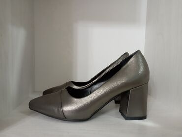 бархатные туфли: Туфли 36.5, цвет - Серебристый