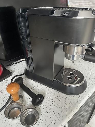 cyber shot: De’Longhi Dedica EC685 tipli espresso/kofe aparatı - Rəng: qara/xrom — 3