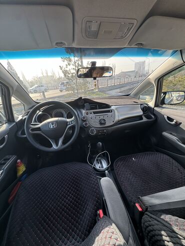 Honda: Honda Fit: 2010 г., 1.5 л, Автомат, Бензин — 8