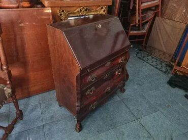 Stilski radni stolovi: Odlicno stanje Visina 100 cm Sirina 80 cm Dubina45 cm — 10