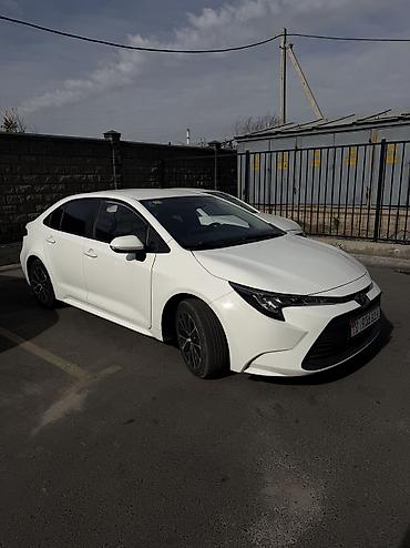 toyota karola: Toyota Corolla: 2023 г., 1.8 л, Гибрид, Седан — 1