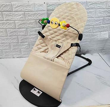 lepe patike: Bebi ležaljka/njihalica sa igračkama - Ergonomskim oblikom pruža — 1