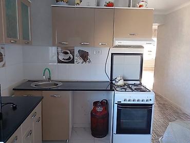 silver kitchen: Кухонный гарнитур с рабочей зоной и навесными шкафами - Комплектация — 3