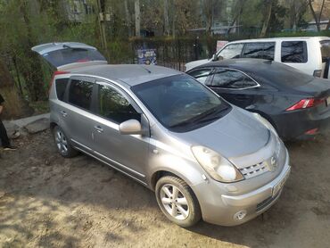 стол с двигателя: Nissan Note: 1.4 л | 2006 г. | Хэтчбэк | Хорошее