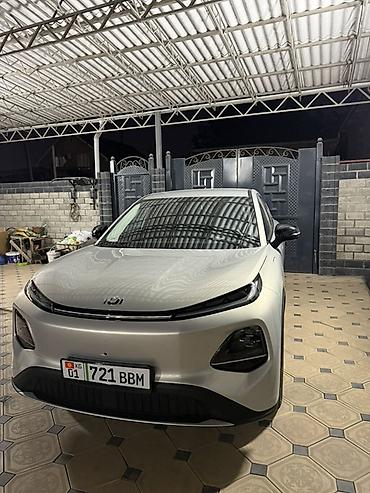 Электротранспорт: Электромобиль кроссовер (серебристый кузов, черная крыша/обвесы). Q05 — 1