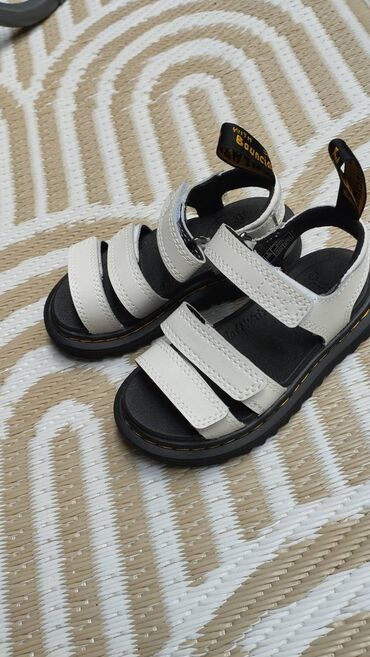 Sandale: Sandale, Dr. Martens — 1